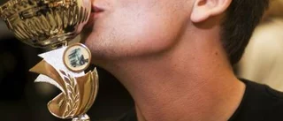 Mattias ska köra lastbil i torrt väglag