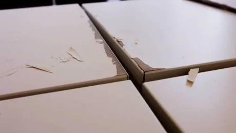 Förstört. Flera av kommunens förvaringsskåp klarade inte av det droppande vattnet.