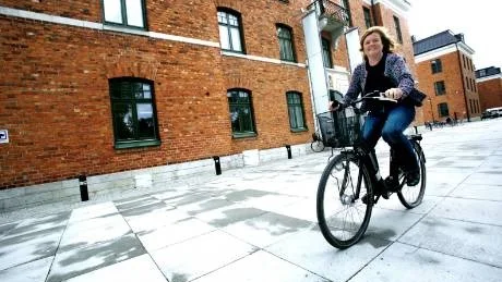 INGA PLUSPOÄNG. Kommunal tjänstecykel ger inga pluspoäng i rankingen. Men det är bra för miljön, menar Helena Andersson.