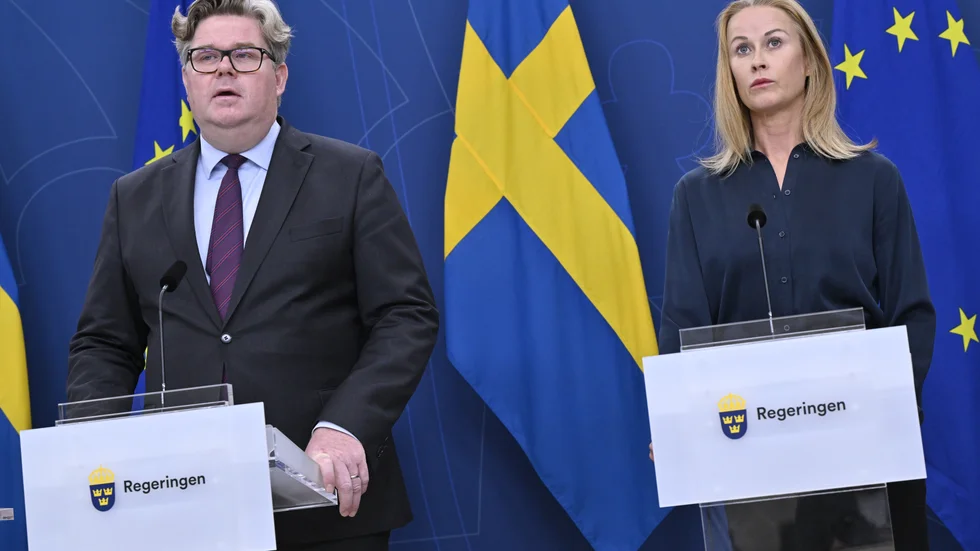 Justitieminister Gunnar Strömmer (M) och Katja Nyberg (SD) vid pressträffen om utökad kameraövervakning.