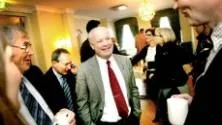 OMSTRIDD. Rikstrafikens generaldirektör Ulf Lundin stod i fokus i går. Gotlands starka kvinnor, landshövding Cecilia Schelin Seidegård och kommunalrådet Eva Nypelius hade också viktiga roller vid mötet om den för Gotlands så avgörande färjetrafiken.