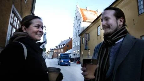 Samarbetar. Marie Flemström, generalsekreterare för Medeltidsveckan på Gotland, och Björn Sundberg på Kapitelhusgården samarbetar i Historiska Gotland, som ingår i Lyft 2013. Foto: Henrik Radhe