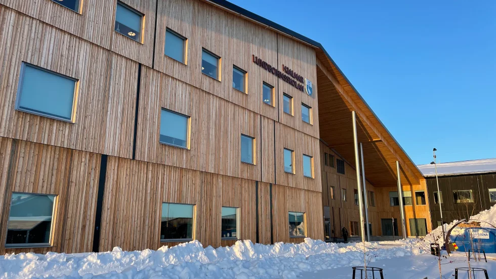 Nya gymnasieskolan i Kiruna, Kunskapsstaden, Hjalmar Lundbohmsskolan blir nu lärosäte för ett 80-tal niondeklassare som flyttar in.
