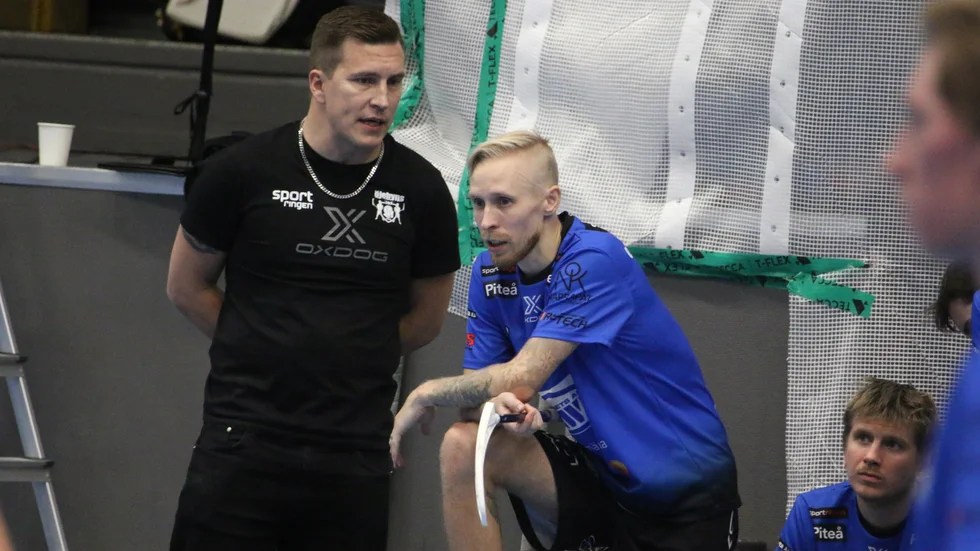 John Wirkola (till vänster) tror på sitt Öjebyn inför kvalet. Laget har mycket rutin med spelare som varit i allsvenskan eller till och med SSL tidigare. Joel Grape (höger) är en av dem. (Arkivbild)