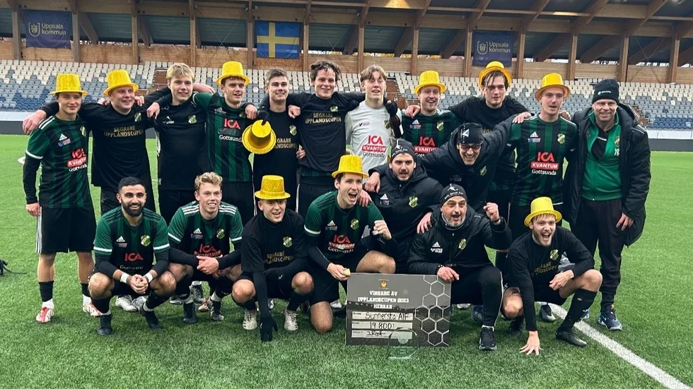 Sunnersta AIF efter att ha vunnit Upplandscupen på Studenternas förra hösten. Nu väntar ny match på Studan.