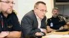 Utredare. Fredrik Persson, till vänster, leder den polisiära utredningen. Här tillsammans med åklagaren Mats Wihlborg och polisen Dan Paulsen.foto: rolf jönsson
