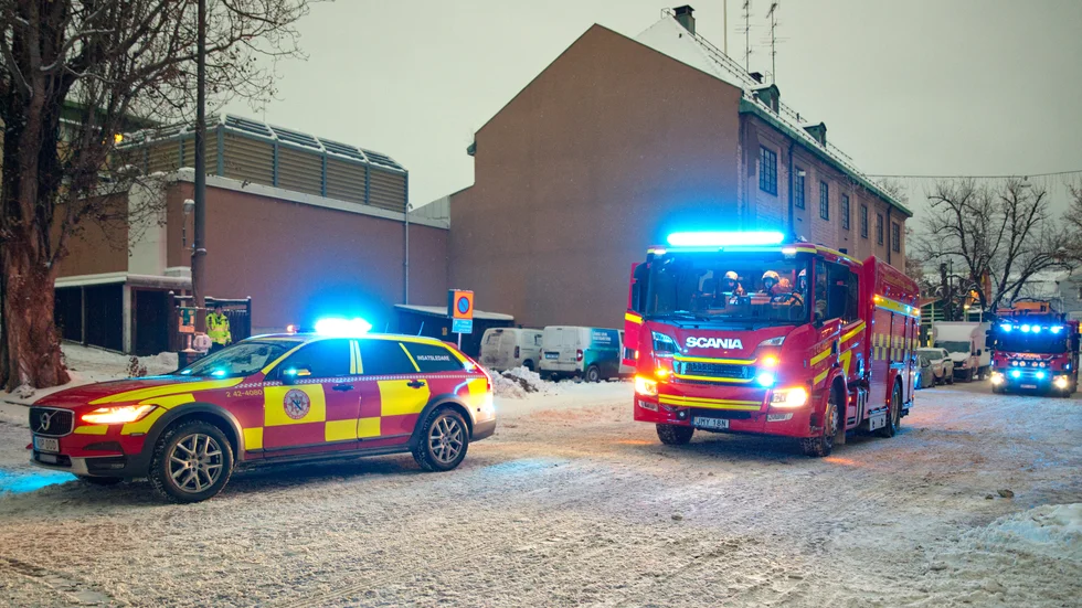 En trasig del i brännaren i pannan orsakade sotelden i en fastighet i centrala Motala på fredagen. 