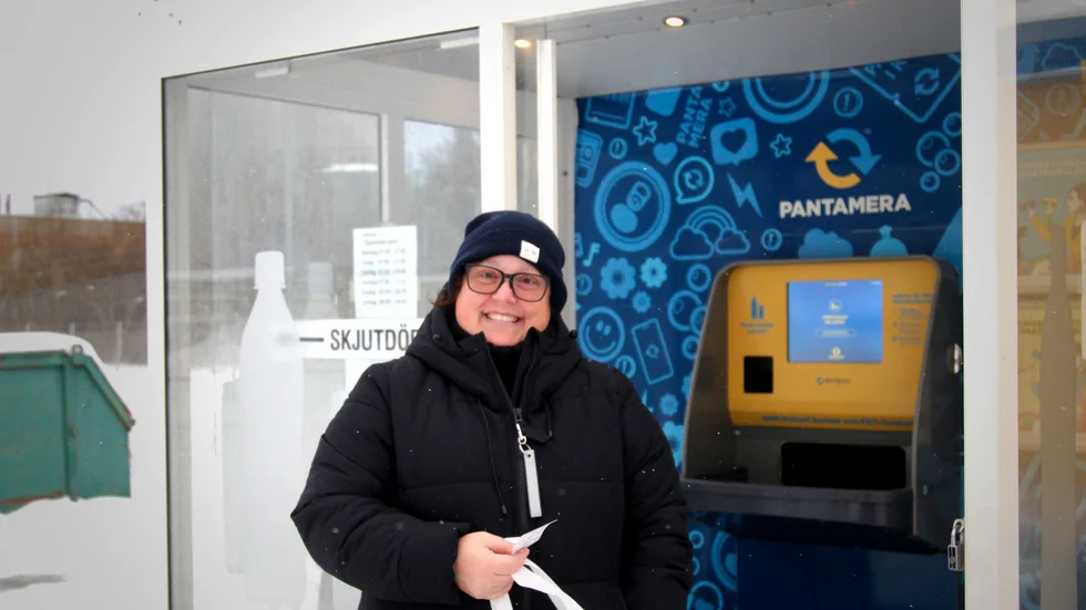 Marie Johansson har helt gått över till att köpa sitt vatten eftersom hon tycker det kokade vattnet smakar illa. 
