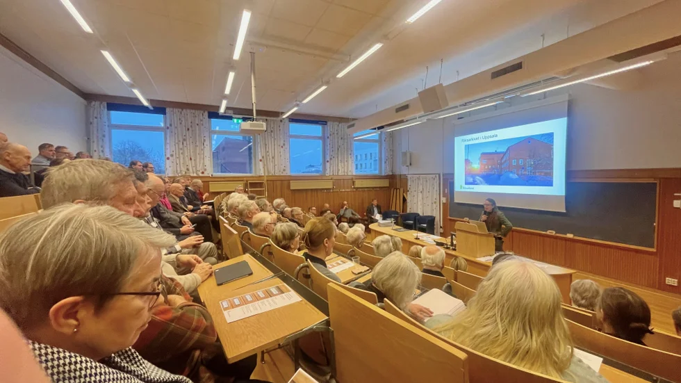 Det märks att historia är kanske hetare än någonsin. Föreläsningssalen i Riksarkivet var fylld till brädden när bruksarkivet presenterades.