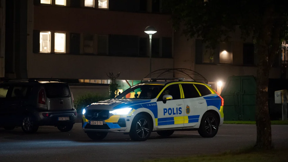 Den 16-åriga pojken misstänks för att ha genomfört de två skjutningarna i Nyköping under sensommaren 2023. Redan då hade han begått flera grova våldsbrott.