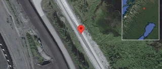 Trasigt lastbilssläp stör trafiken på E10