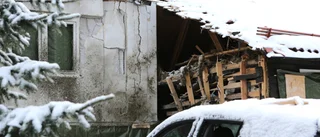 Två tonåringar åtalas för explosion vid villa