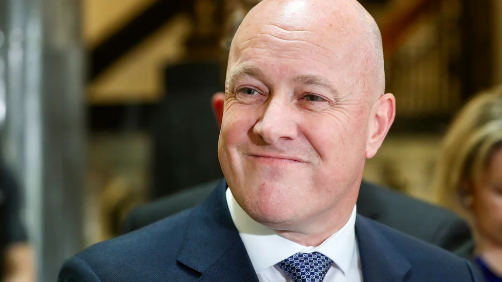 Nationalistpartiets eldare och blivande premiärministern Christopher Luxon vid fredagens pressträff.
