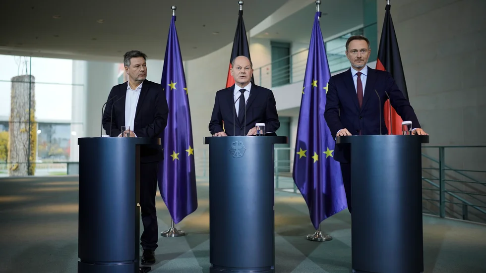 Tysklands näringsminister Robert Habeck, förbundskansler Olaf Scholz och finansminister Christian Lindner på en presskonferens i Berlin förra veckan.