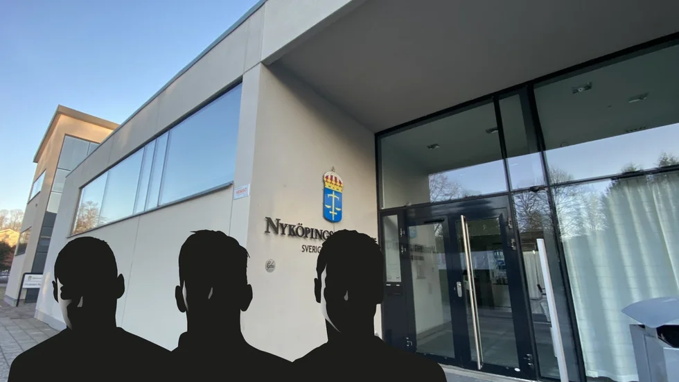 Tre män sitter häktade, misstänkta för häleri. De sågs bära på ett elverk i Katrineholm i förra veckan. 