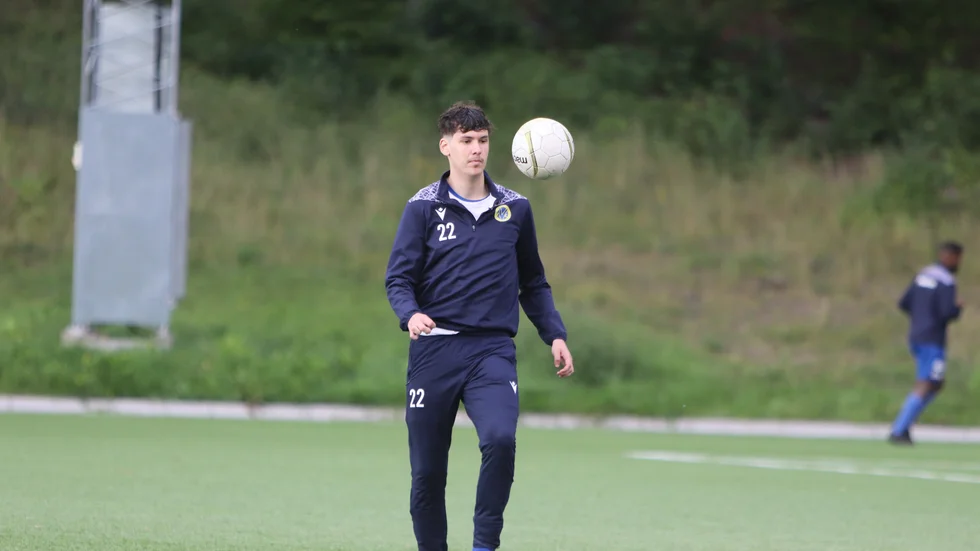 19-årige Melvin Spiöcz återfinns på nytt i VFC i kampen om tre poäng med Grums på söndag.
