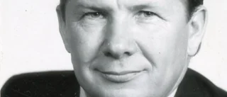 Minnesord: Tibor Parák        