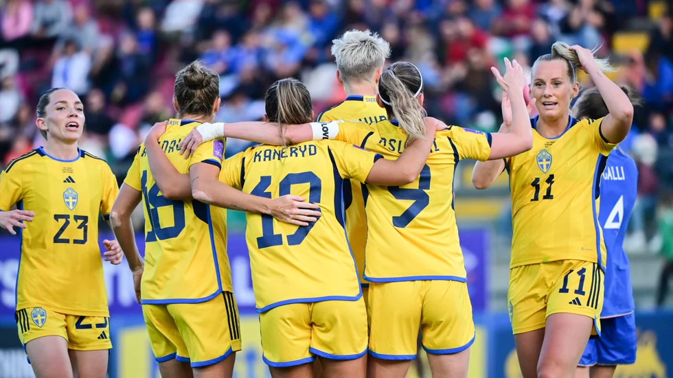 Svenskt jubel efter Johanna Rytting Kaneryds 1–0-mål i tisdagens Nations League-match borta mot Italien.