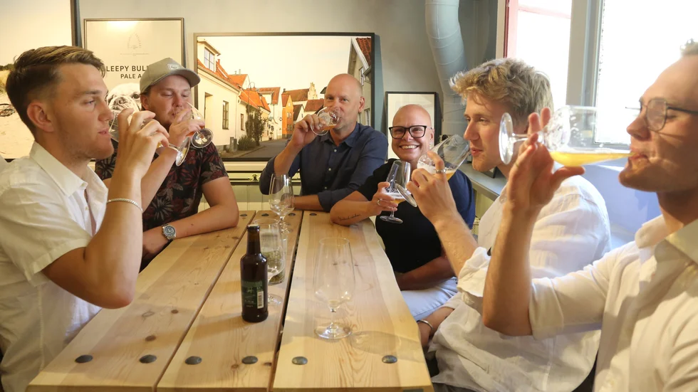 I gänget som består av Lukas Karlsson, Markus Karlsson, Jonas Persson, Anette Olsson, Sebastian Antblad och Isak Didriksson är favoritmärkena många, däribland Mariestad, Falcon och Gotlands Bryggeri. 