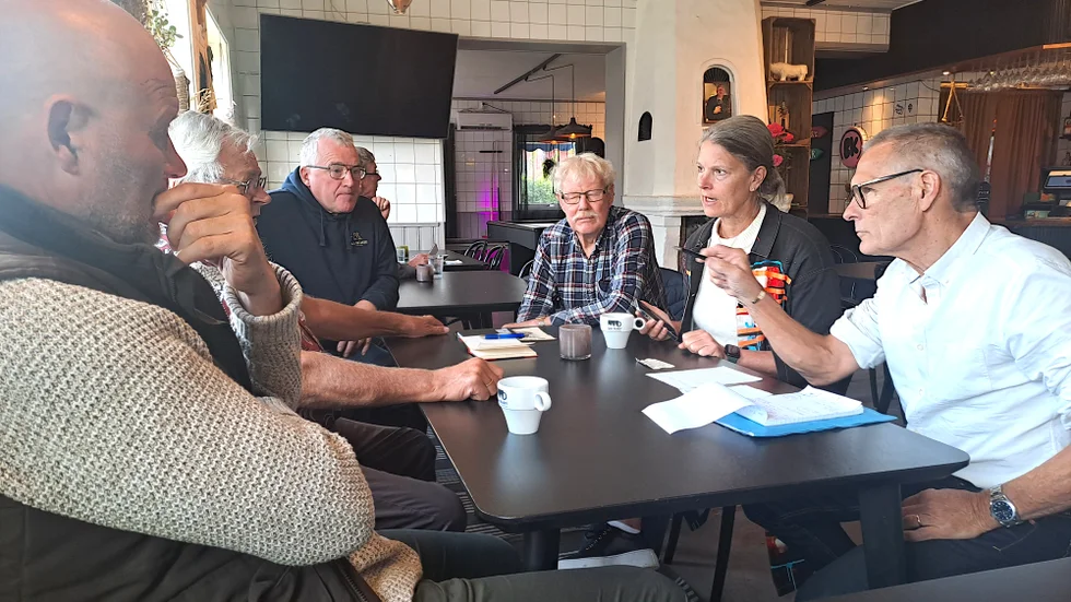 Ett planeringmöte för VM i drikke hölls i slutet av förra veckan på Burgsviks krog. Från vänster i bild Björn Westerholm, Anders Mattsson, Erik Broström, Sylve Gillerfors, Cecilia Westerholm Beer, Tryggve Berling.
