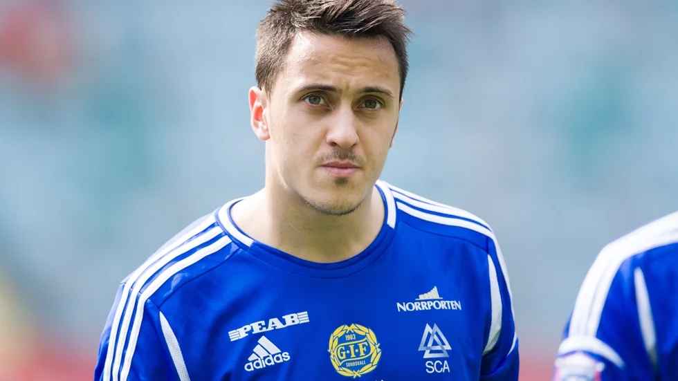 Adam Chennoufi, med meriter från allsvenskan i både fotboll och futsal, kommer delta i 2024 års Sunnanåcup.