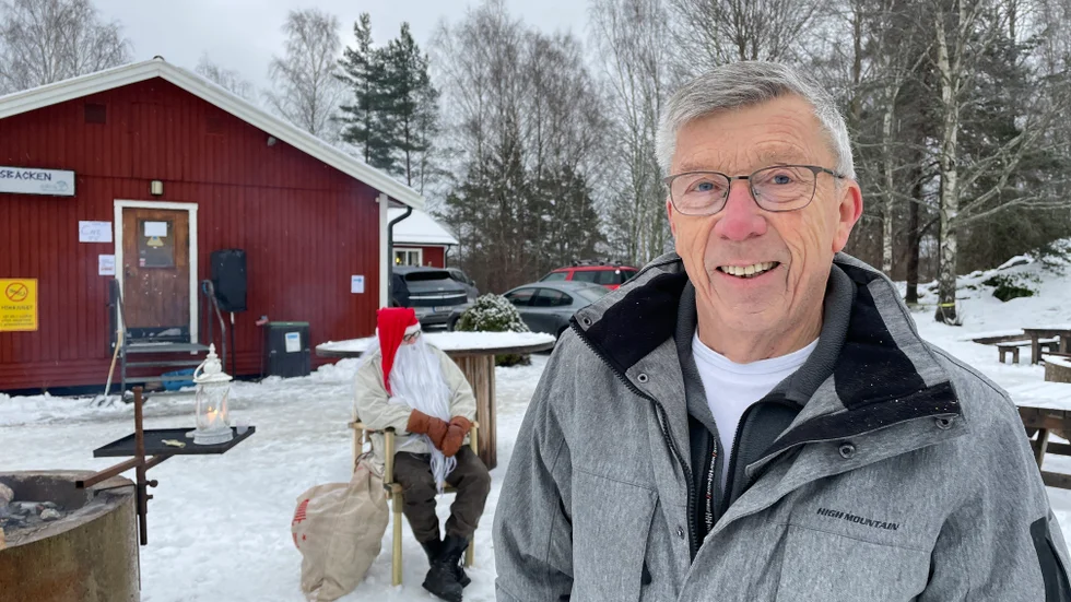 " I december och januari kan vi spruta snö i backen, men i februari får man tänka sig för. Det kan bli dyrt" säger Göran Månsson, ordförande i Friluftsfrämjandet Nyköping.