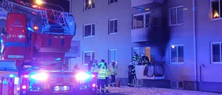 Hjälteinsatsen vid branden: "Öste snö från marken"
