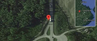 Lastbil stillastående på väg 56 - helt stopp i ett körfält