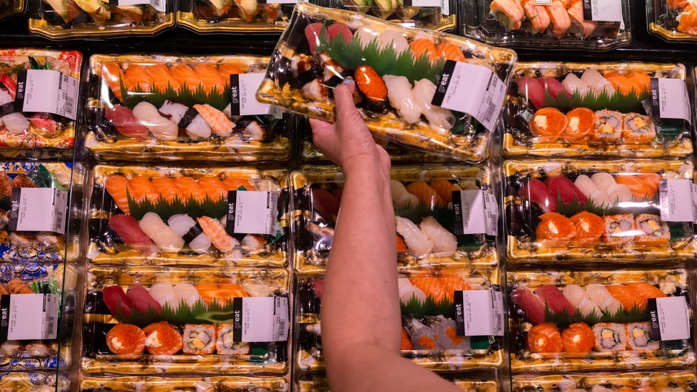 På japanska restauranger i Japans granländer växer oron inför utsläppet av kylvatten från det japanska kärnkraftverket Fukushima.