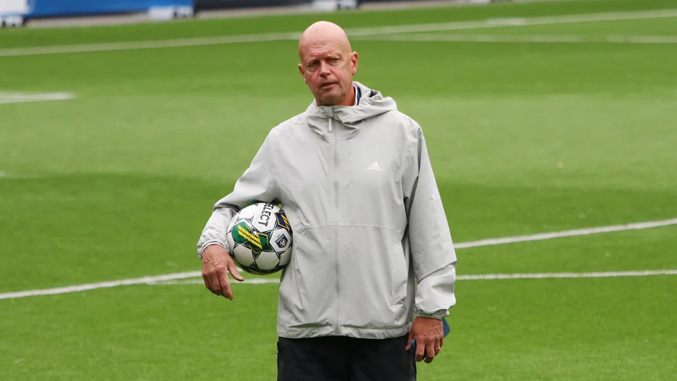 Tony Martinsson ser stor potential i IFK, trots att man hamnat i samma läge igen med en sparkad tränare och en omstart. 