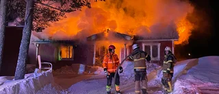 Storbrand i Jävre – man lyckades ta sig ut 