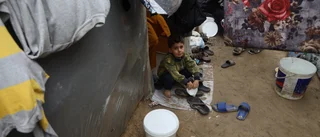 Gaza: Flickor med mens får köa i timmar till toa