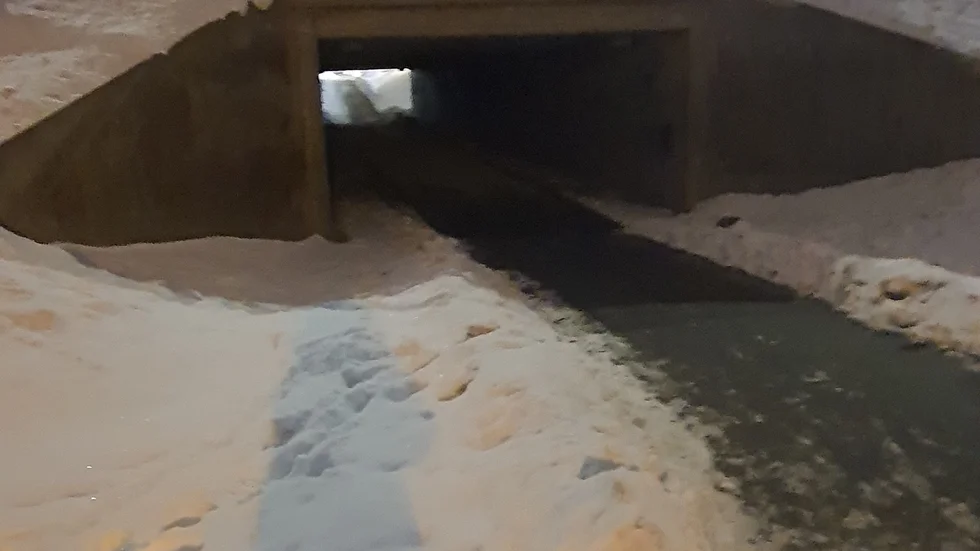 Tunneln emellan Himmelstalundsgymnasiet och Ica Kvantum  Klockaretorpet som varit mörklagd ett par gånger i vinter.