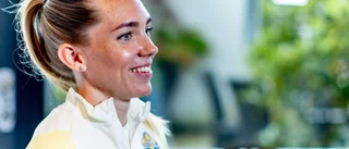 Utsedd till Årets mittfältare efter VM-succén