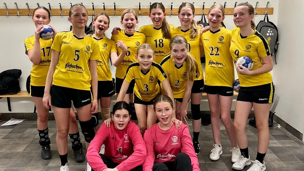Katrineholms AIK:s 09/10-tjejer gick långt i en av Sveriges största handbollscuper, Kopparcupen i Falun.