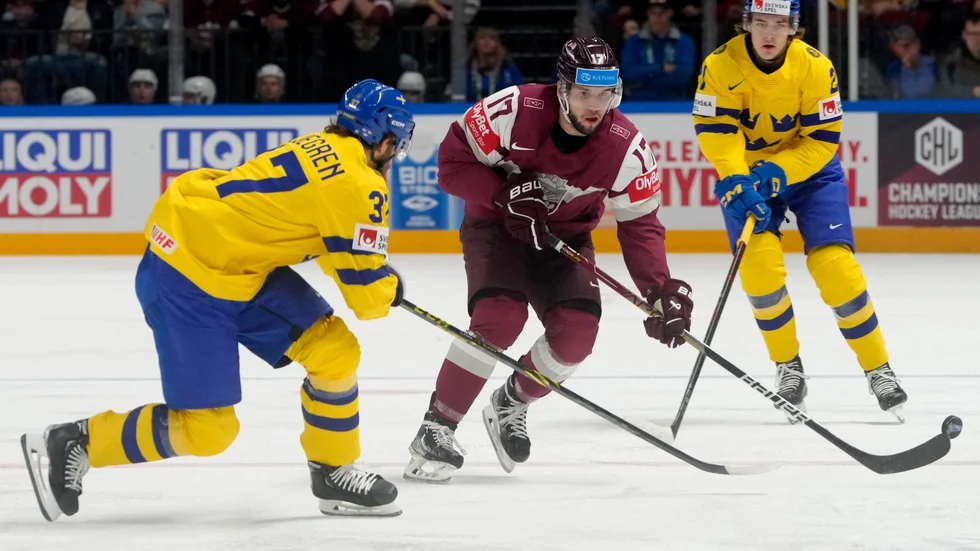 Martins Dzierkals i vårens VM-match mot Tre Kronor. 