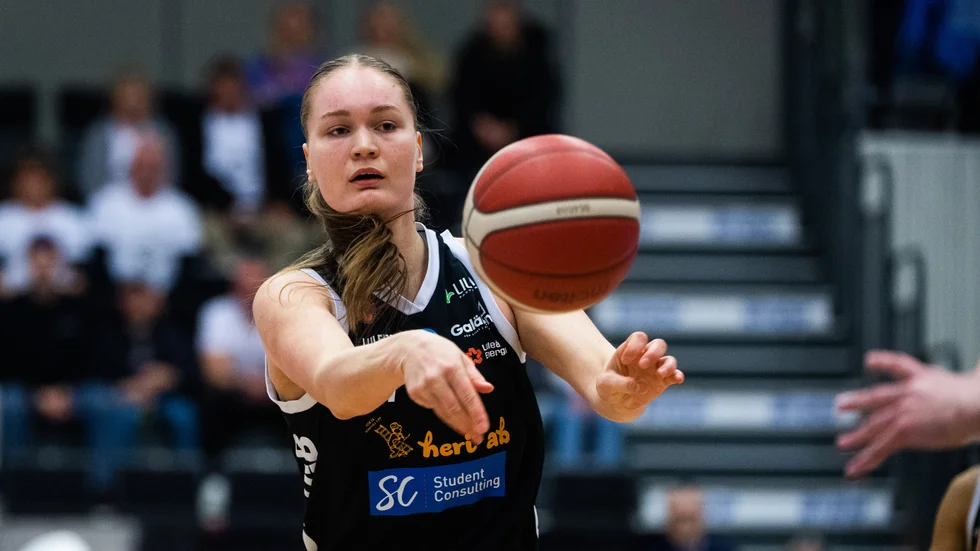 Eira Borgh blir kvar i Luleå Basket.
