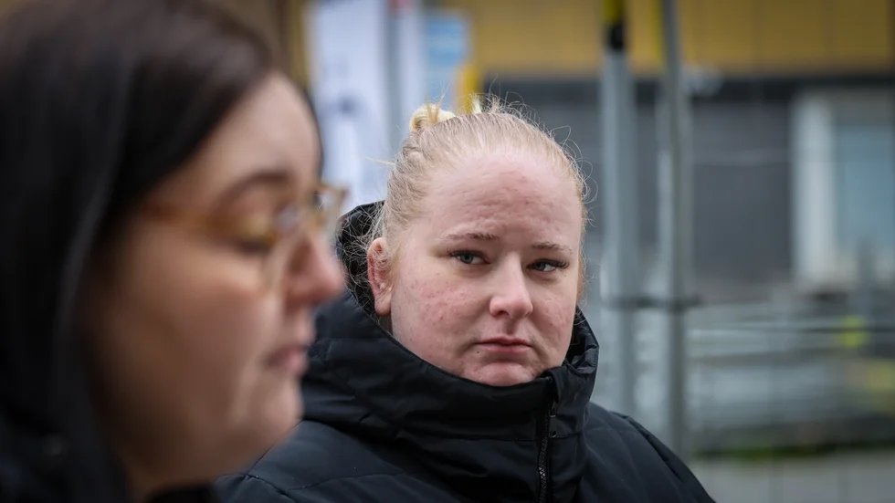 Natalie Ekblad och Linda Svensson (till höger) vill hjälpa familjer som har det svårt i jul. 