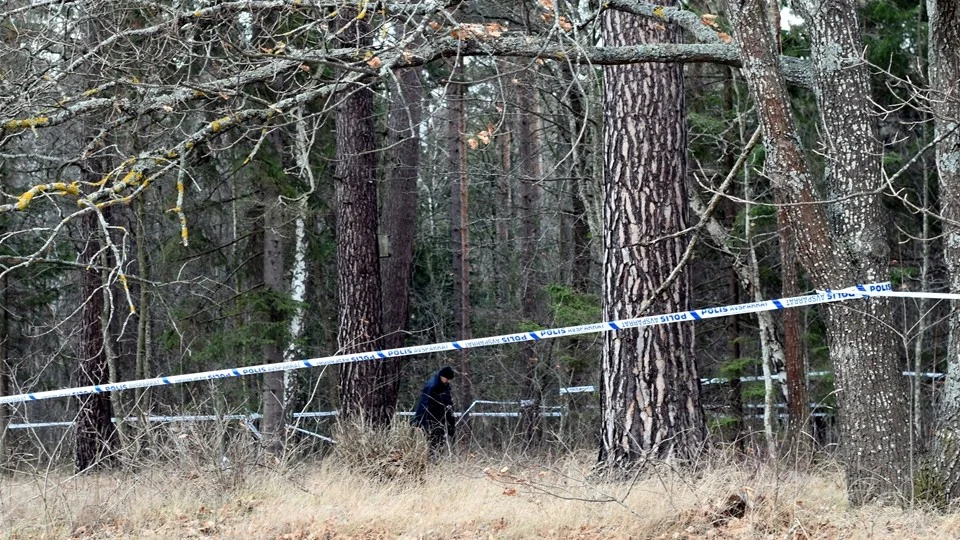 Ett stort område hölls under fredagen avspärrat stora delen av dagen. Foto: Tommy Pettersson
