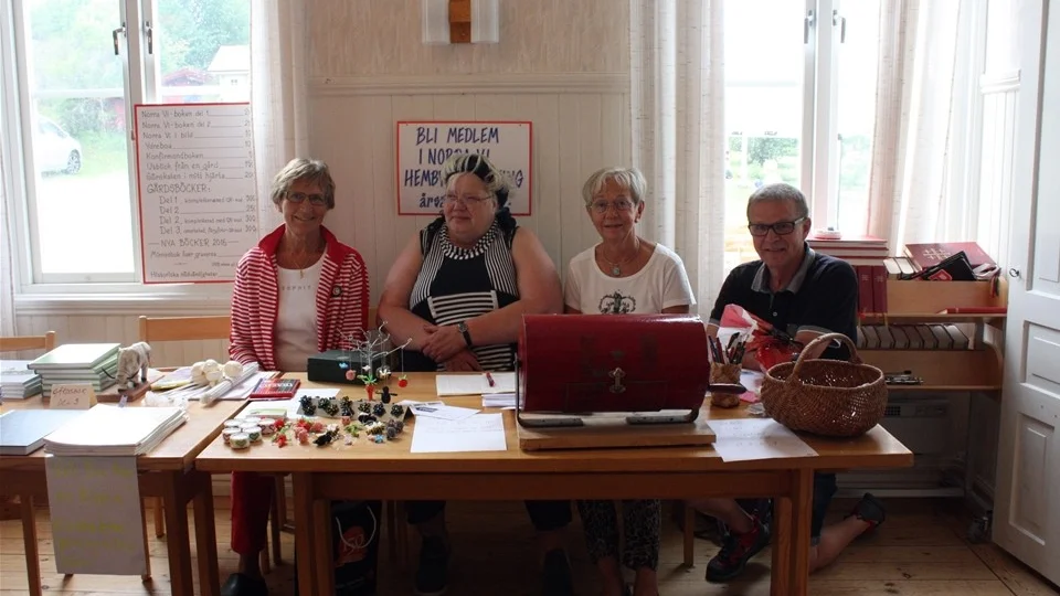 Norra Vi Hembygdsförening, från vänster Anne-Marie Johansson, Lena Tjäder, Elisabet Nylander och Jan Renholm.