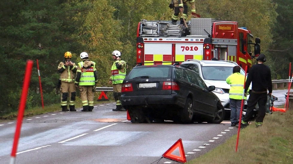 Ingen person kom till skada vid singelolyckan utanför Västrahult, utan det rapporteras om enbart materiella skador.