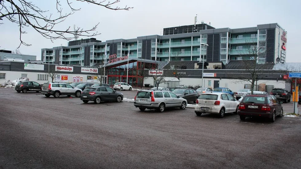 En 21-årig man har dömts för att ha stulit en wrap på Hemköp.