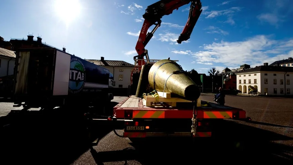 et räcker att 300 av jordens avfyringsklara atombomber detonerar för att allt högre mänskligt liv på jorden tillintetgörs, skriver debattören.