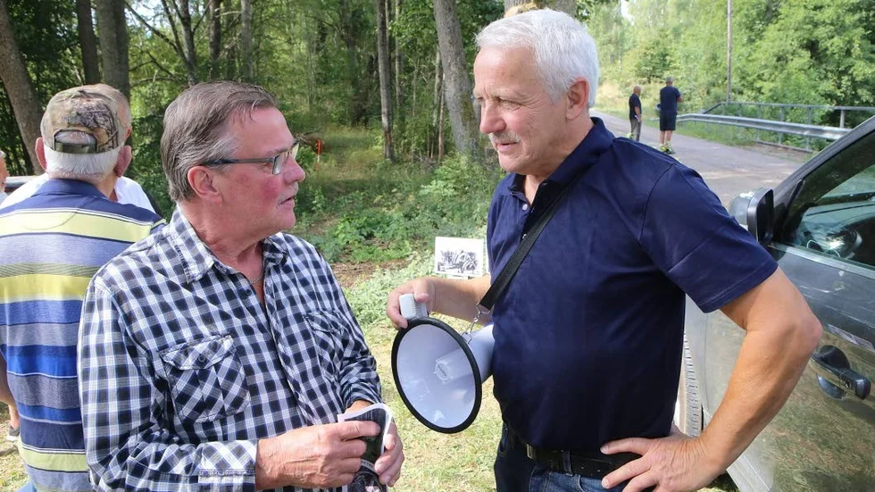 Till höger vandringsledaren Börje Gunnevik.