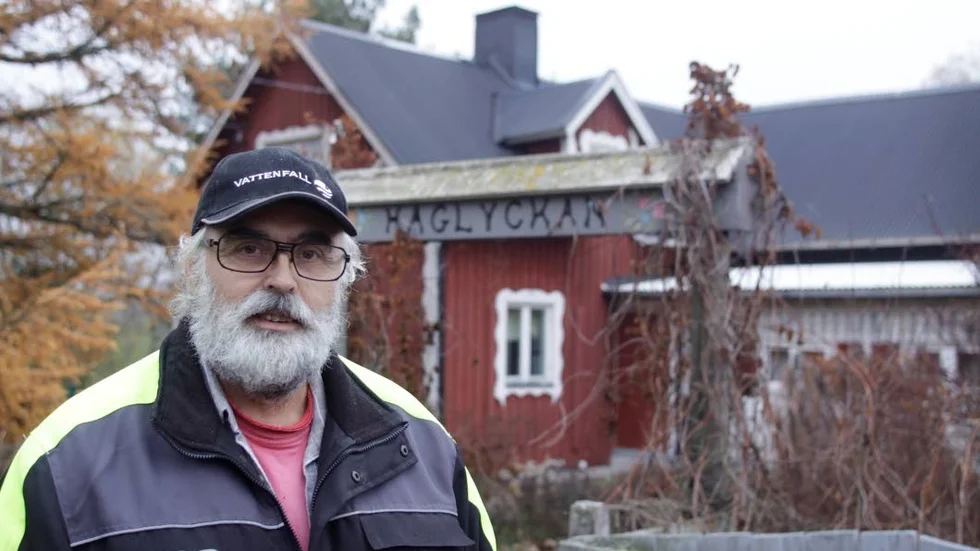 Tommy Haglund i Boet har försökt få Ödeshögs kommun att kolla om marken på grannfastigheten är förorenad. Nu ligger ärendet överklagat hos länsstyrelsen.