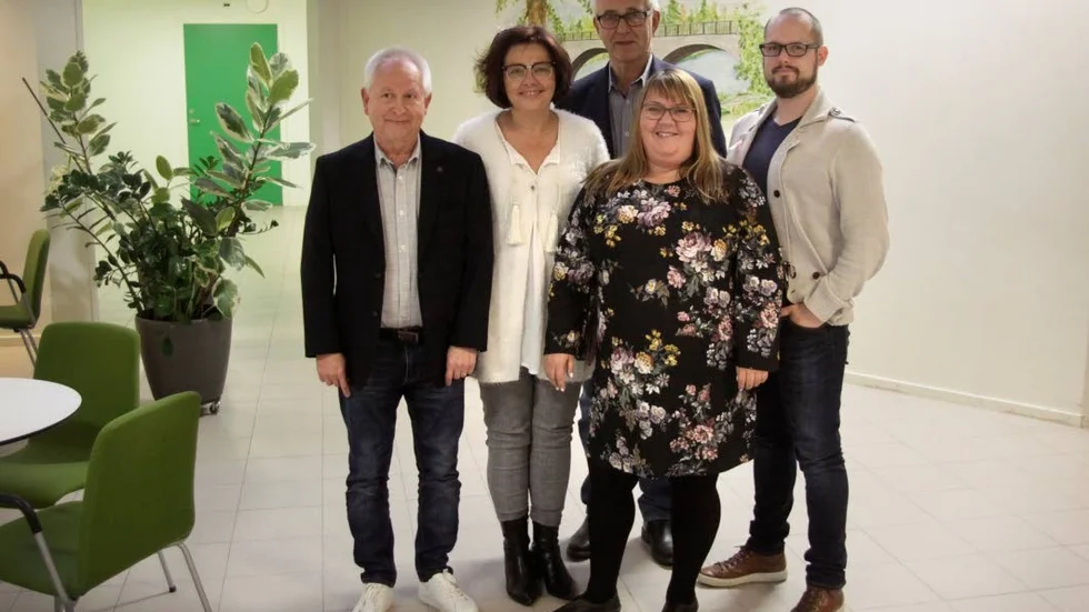 Den nya fempartikoalitionen "Handslag för Mjölby" med Birger Hagström (KD), Birgitta Gunnarsson (V), Curt Karlsson (L), Cecilia Burenby (S) och Christoffer Sjögren (MP).