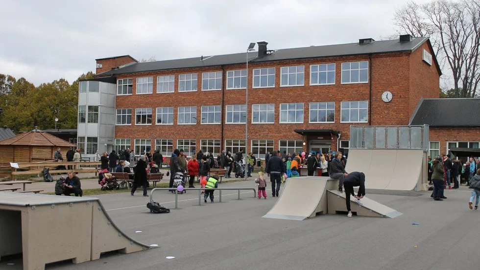 Skolgård. I nuläget har Fria Intermilia en förskoleverksamhet och grundskoleutbildning.