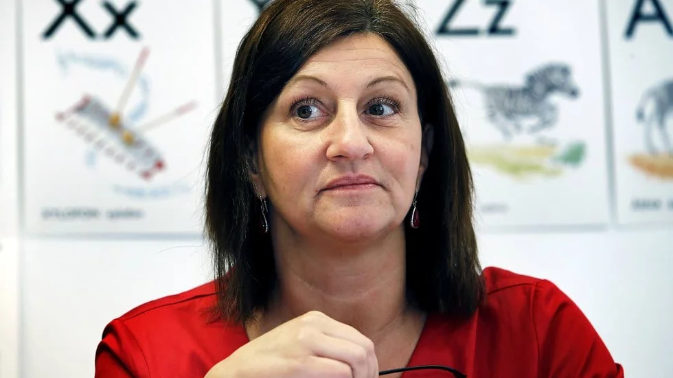 Camilla Egberth (S) är inte nöjd med hur Drottningplan hanterats.