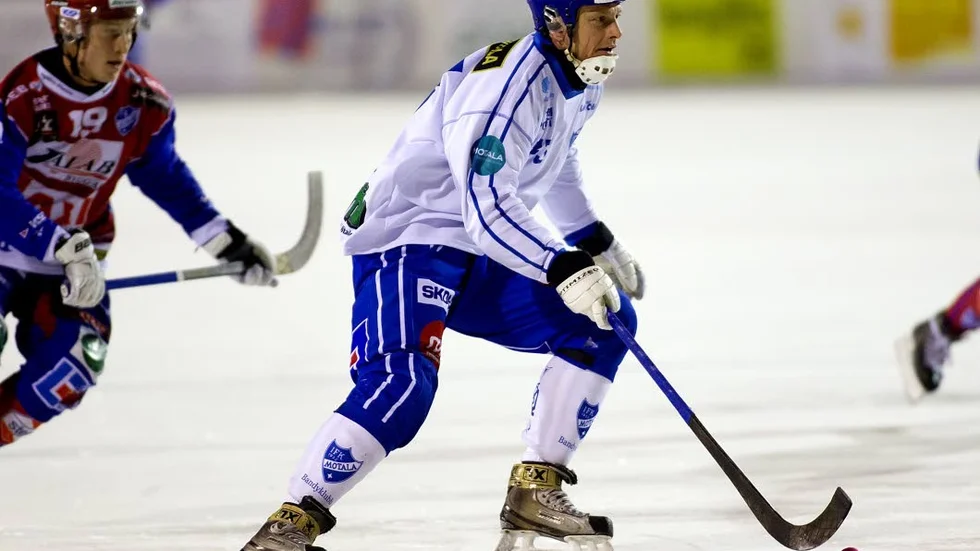 Bandy. Patrik Spångberg, IFK Motala, laddar inför att möta Kungälv.