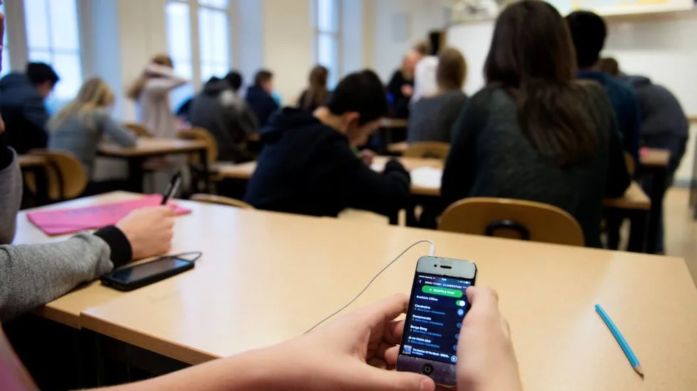 Ordning och reda.
Mobilförbud på lektionerna kan uppfattas som nydanande.